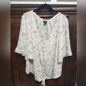 Torrid Cream Floral Blouse Size 1